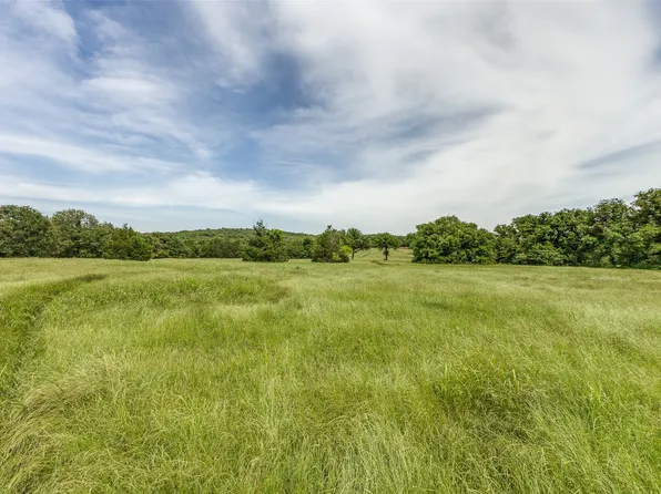 249 Wolfhunter Ln, Valley View, TX 76272