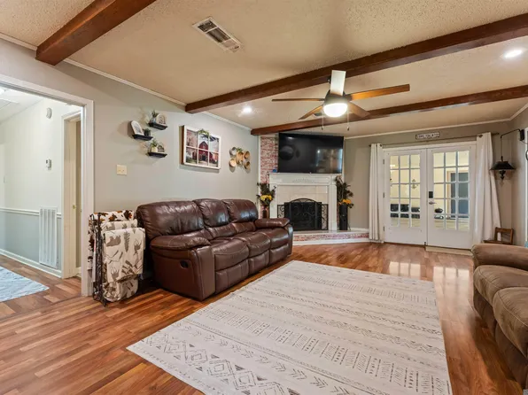 33897 Duff Rd, Walker, LA 70785
