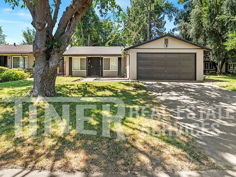 8912 Lanier Way — Photo 1