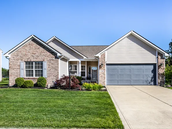 5866 W Falling Waters Dr, McCordsville, IN 46055