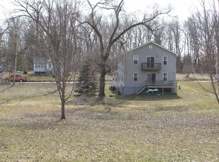 23630 Golf Rd, Kansasville, WI 53139