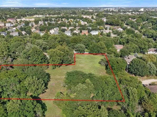 S Diane Dr, Olathe, KS 66061