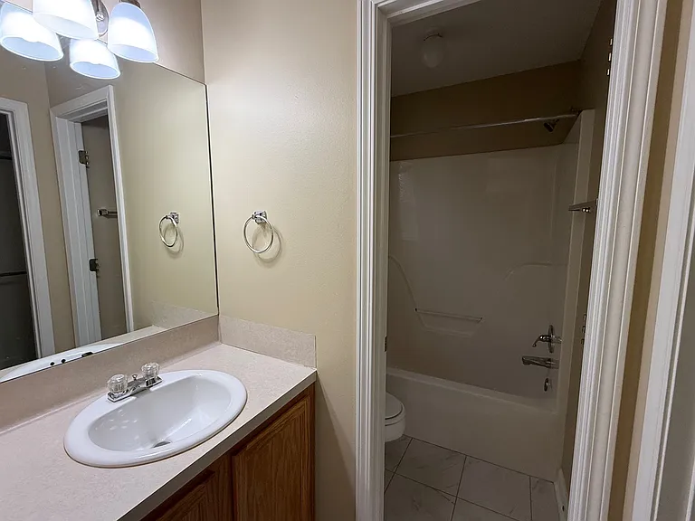 26 West Residences — Photo 15