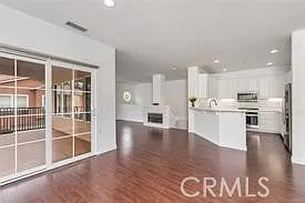 2 bed, 1371 sqft, $3,900 — Photo 1