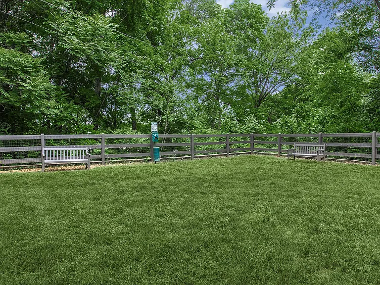 Kingston Pointe Apartments — Photo 43