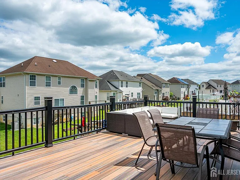 300 Morning Glory Dr — Photo 25