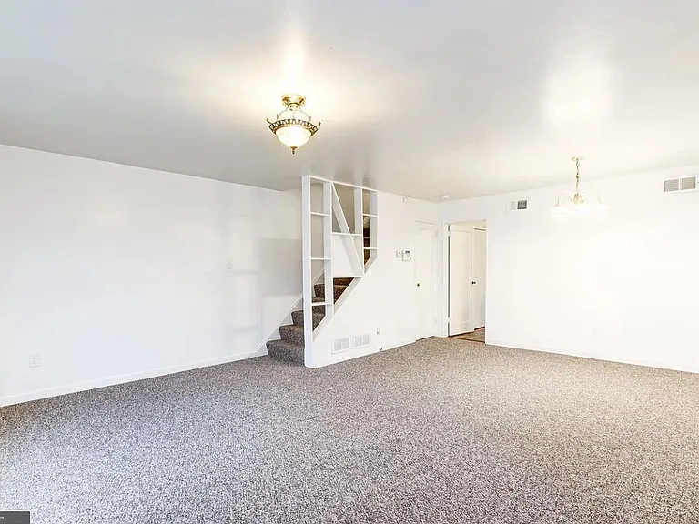 5907 Longfellow St — Photo 3