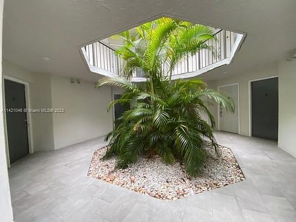 3rd image of 9421 Fontainebleau Blvd APT 104-35