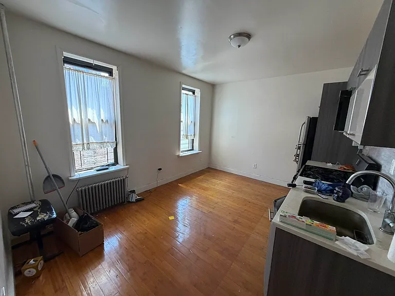 827 Madison St #3 — Photo 7