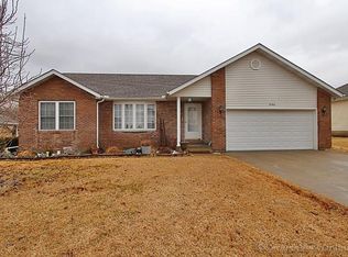 2762 Ridgeway Dr, Jackson, MO 63755