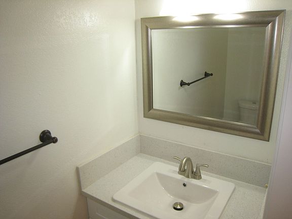 5th image of 720-724 W Newmark Ave #724-D