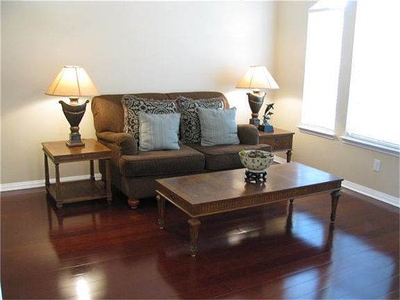 FORMAL LIVING OFF ENTRY TO RIGHT