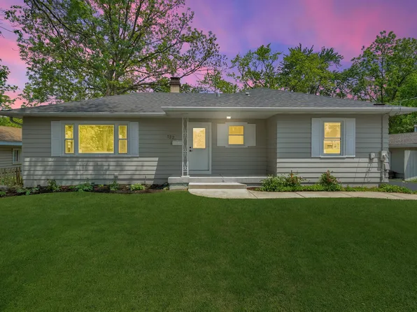 122 Tower Rd, Barrington, IL 60010