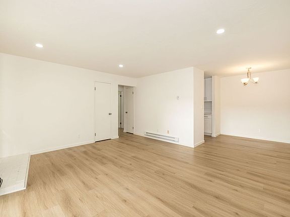 4th image of 285 College Ave APT B
