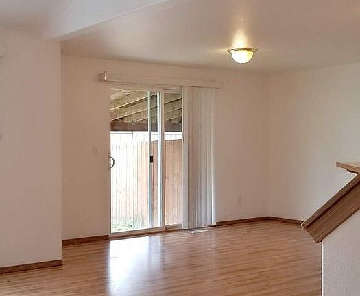 5th image of 830 Rowland Dr SE