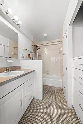 Sold by Elegran | media 6