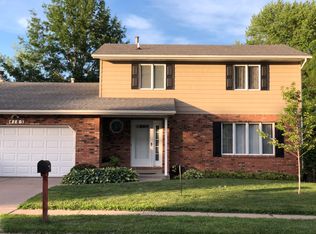 4185 Aspen Hills Dr, Bettendorf, IA