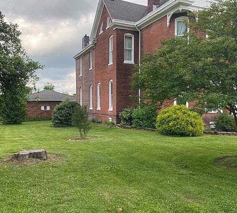5th image of 308 N Main St