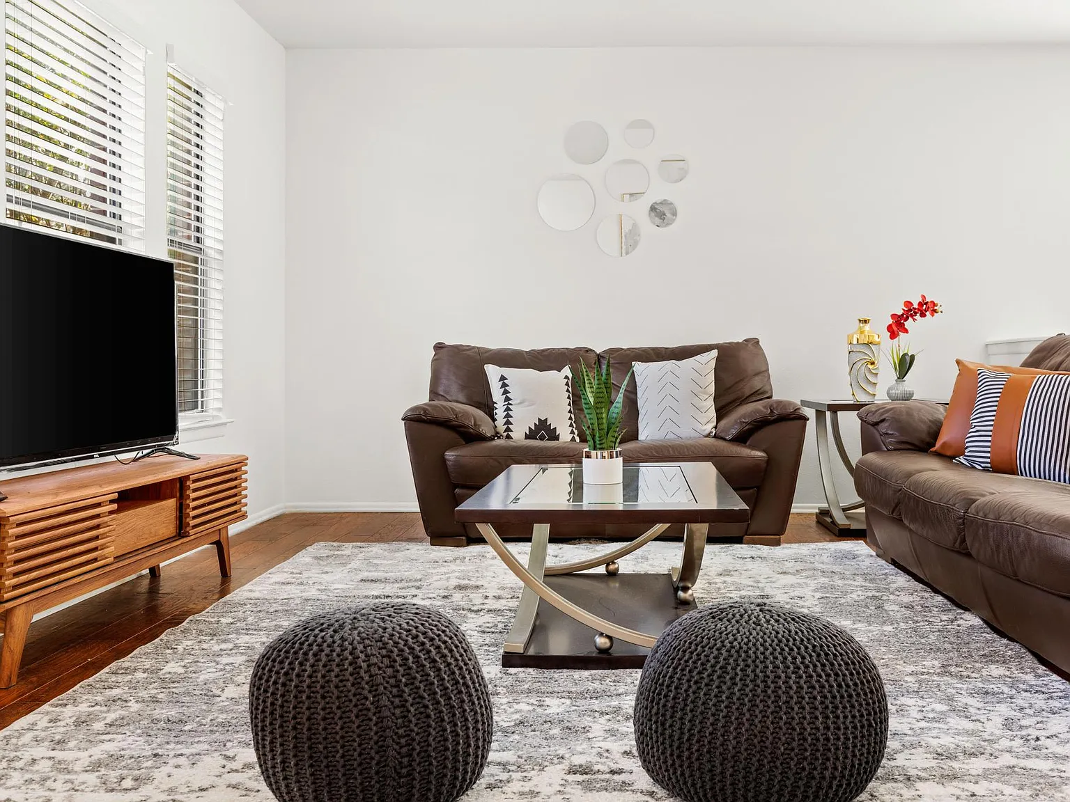 2415 Thrasher Oak — Photo 4