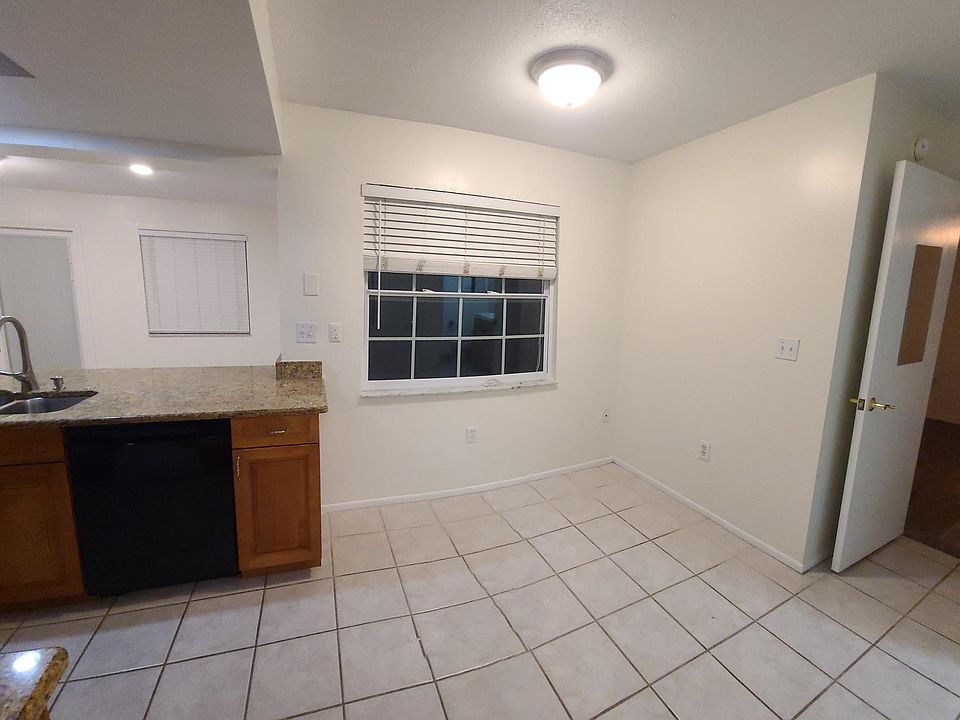 1st image of 3209 Parkway Blvd