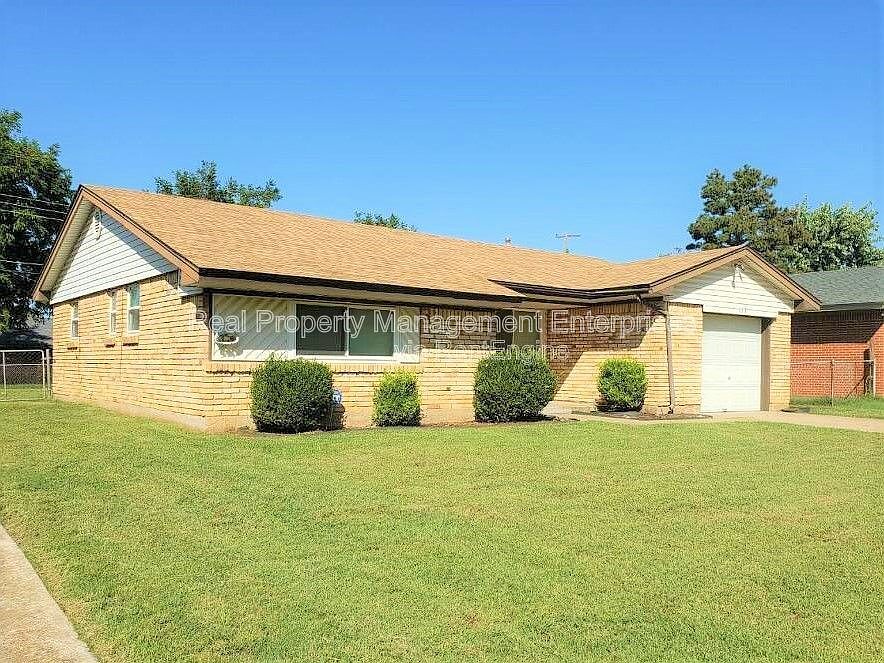 1st image of 633 Lotus Ave