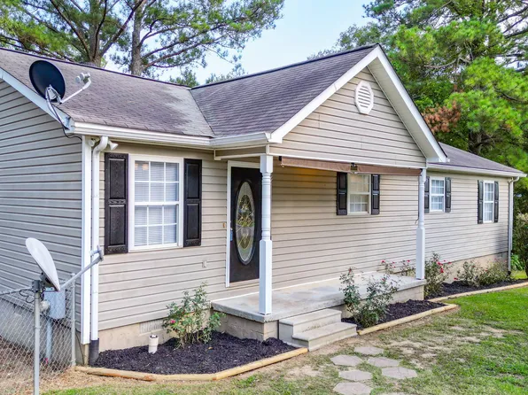 6 Lake Park Dr NW, Rome, GA 30165