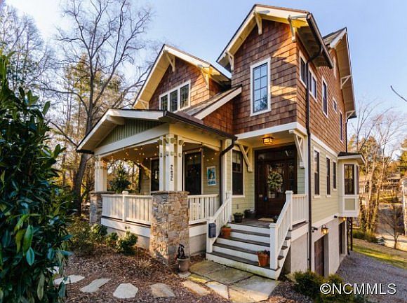 1st image of 262 Cumberland Ave