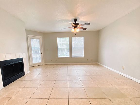 5th image of 6010 Westgate Dr APT 204