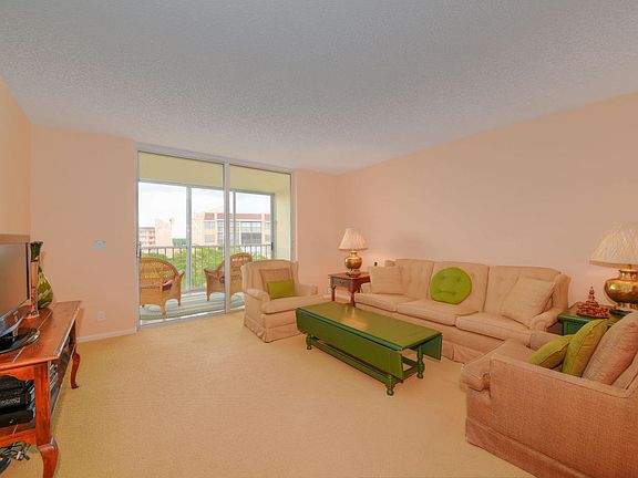 5th image of 14527 Bonaire Blvd APT 709