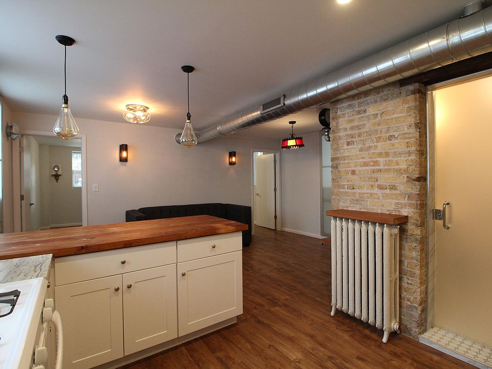 1st image of 2112 W Walton St #B