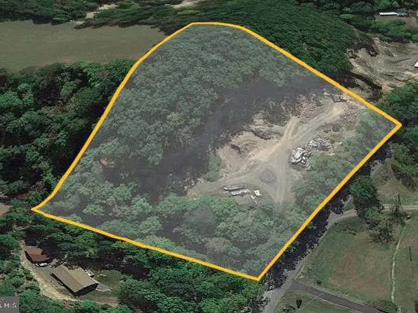 Simon Fox Rd, Huntingdon, PA 16652