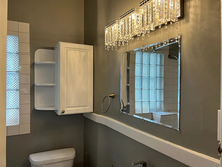 2321 Hawthorne Ave — Photo 16
