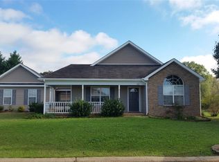 301 Canterfield Dr, Bonaire, GA 31005