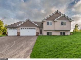 29383 Mary St, Lindstrom, MN 55045