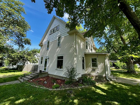 2nd image of 1025 3rd St