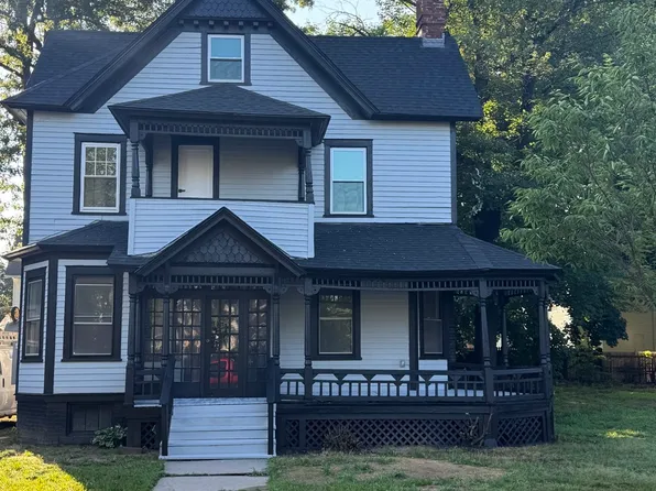 86 Amherst St, Springfield, MA 01109
