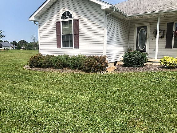 2nd image of 17 Magnolia Dr