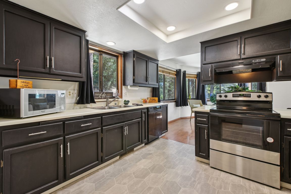 Newhouse Rd-2204-014.jpg