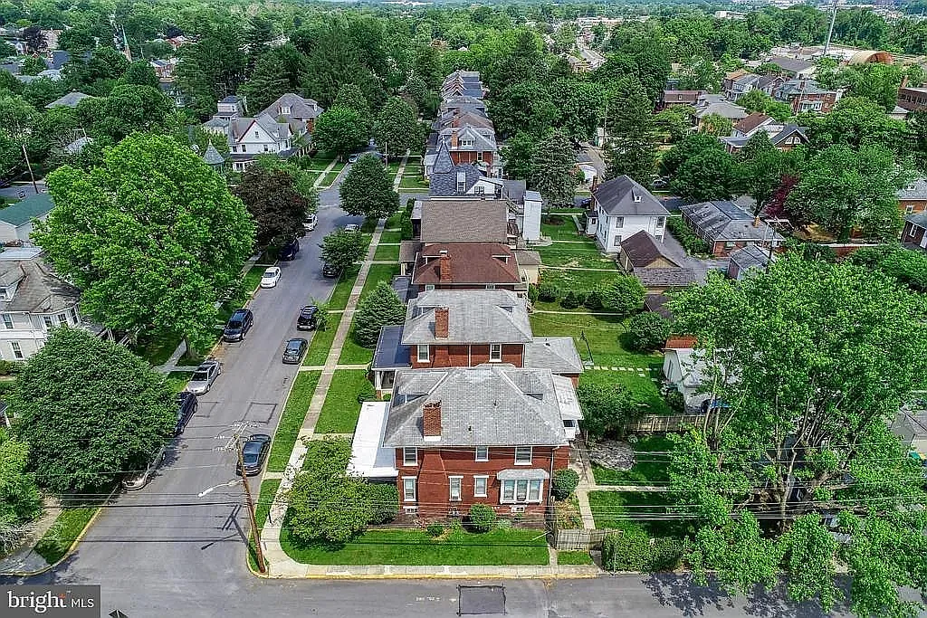 4 bed, $1,700 — Photo 2