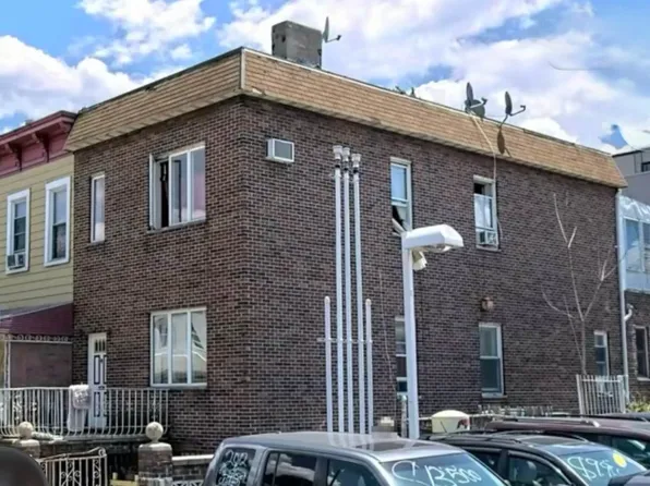 114 Erasmus Street image 1 of 6