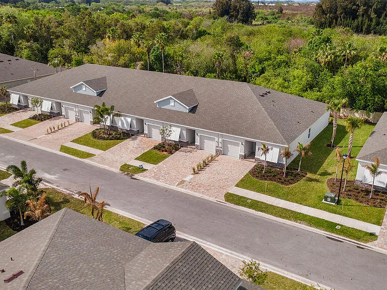 8947 Orchid Reserve Cir — Photo 31