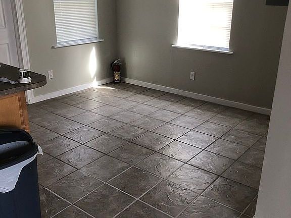 10' x 11' Dining Room