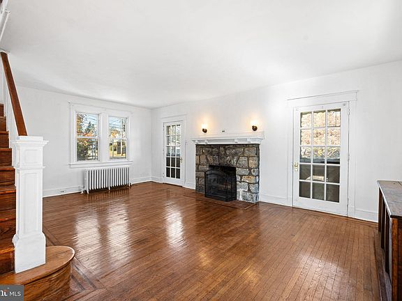4th image of 3700 School Ln
