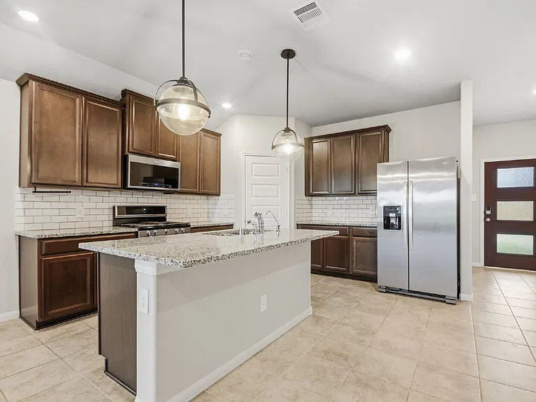 1207 Cascade Hills Dr — Photo 6