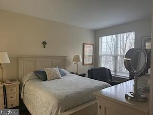 1324 Sierra Dr, Hamilton, NJ 08619