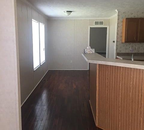 4th image of 229 Clover Cir