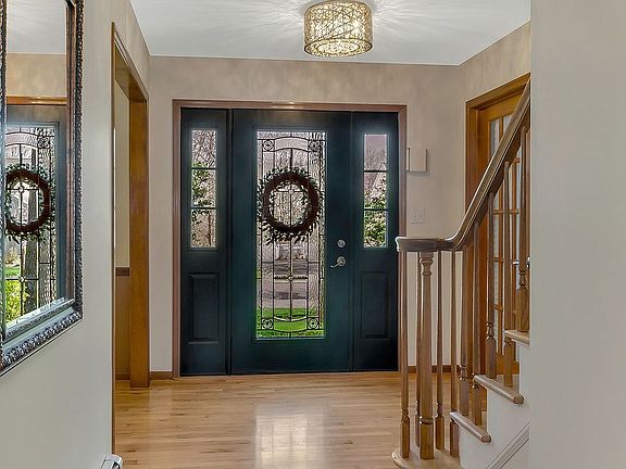 5th image of 11 Munroe Ave