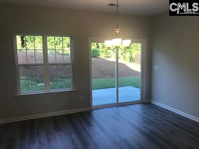 1403 Tamarind Ln — Photo 6
