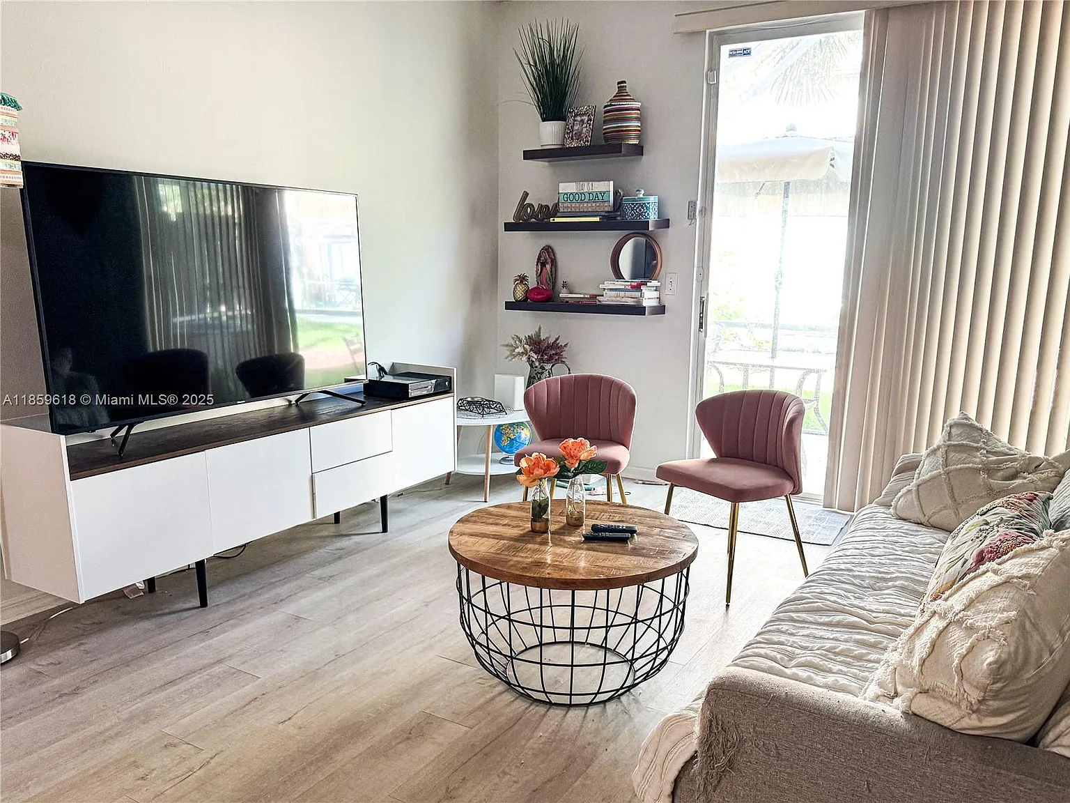 2 bed, 1261 sqft, $3,100 — Photo 1