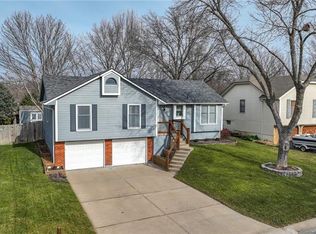 1121 SW Breckenridge Ct, Blue Springs, MO 64015